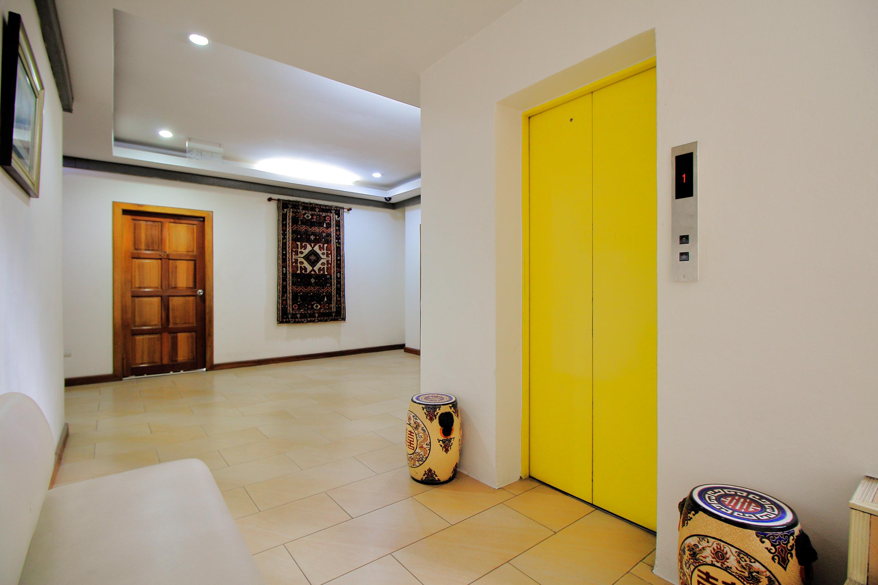 Oyo 254 Royal Pimand Hotel กรุงเทพมหานคร ภายนอก รูปภาพ