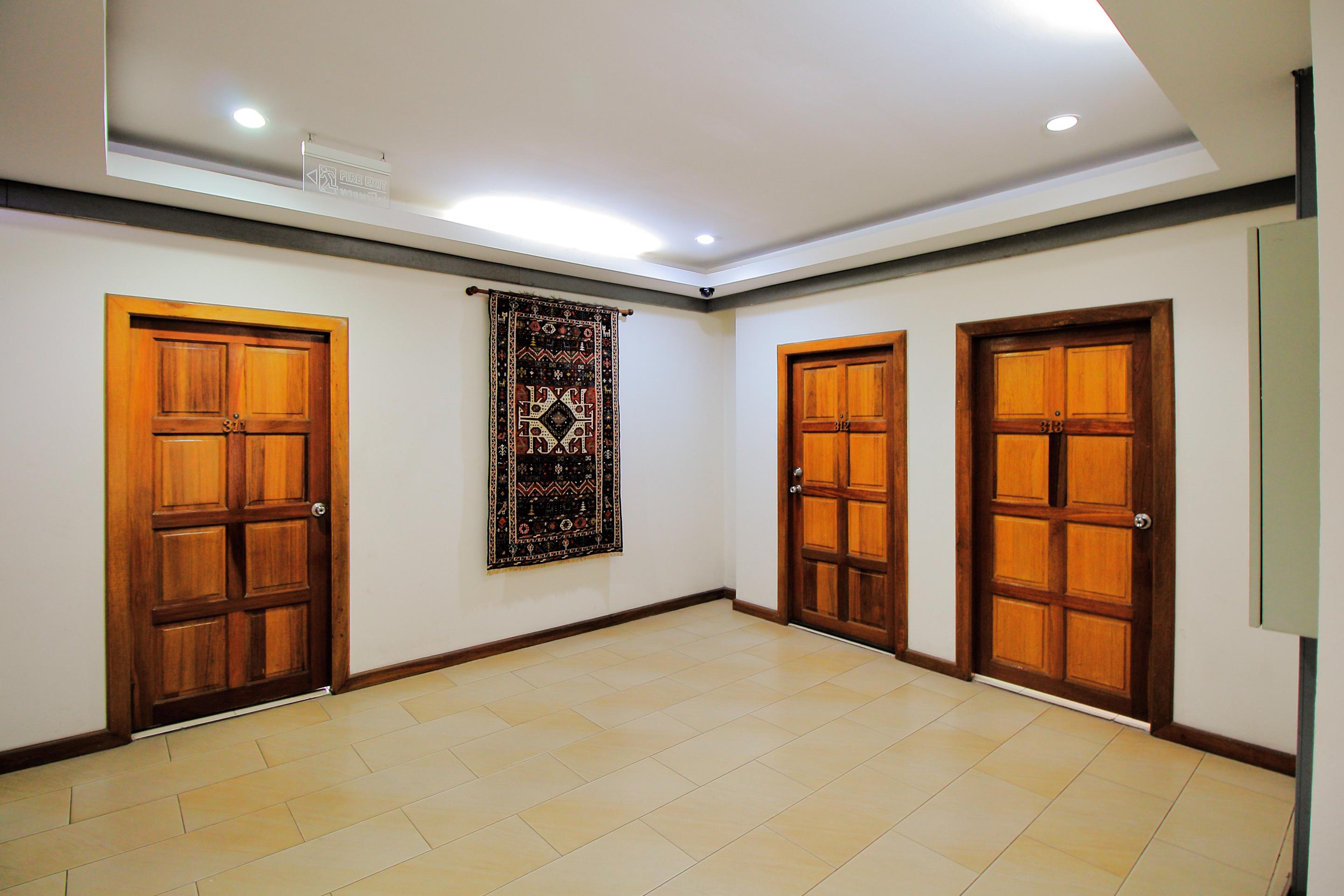 Oyo 254 Royal Pimand Hotel กรุงเทพมหานคร ภายนอก รูปภาพ