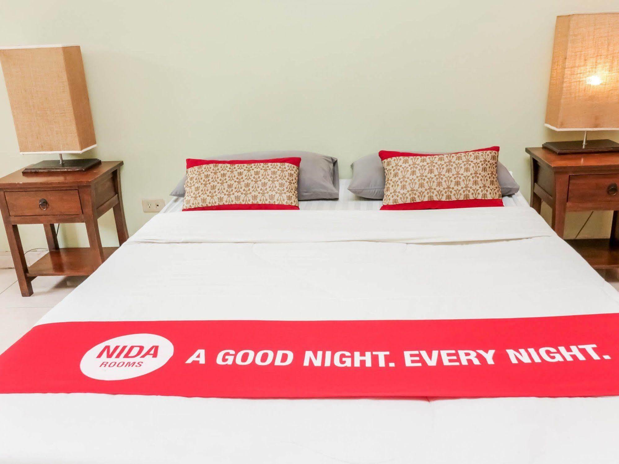 Oyo 254 Royal Pimand Hotel กรุงเทพมหานคร ภายนอก รูปภาพ