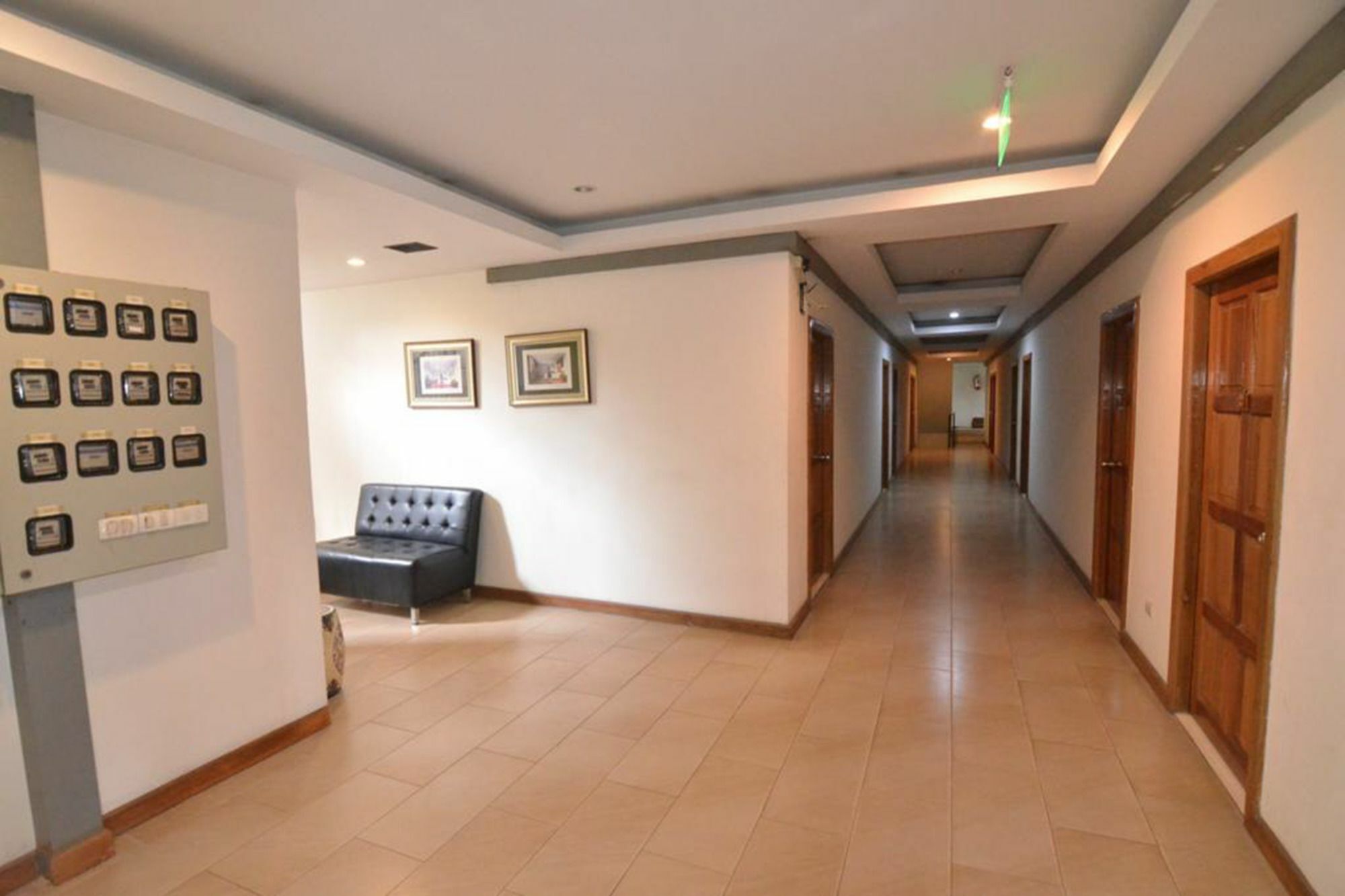 Oyo 254 Royal Pimand Hotel กรุงเทพมหานคร ภายนอก รูปภาพ