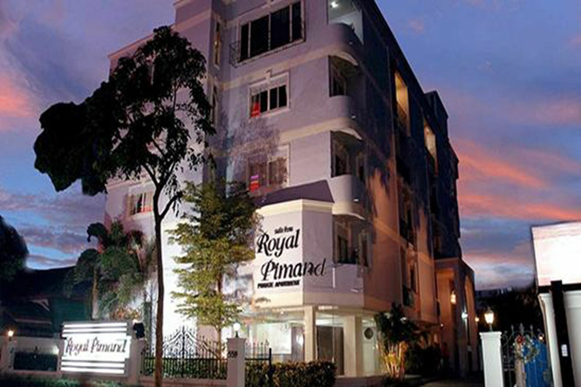 Oyo 254 Royal Pimand Hotel กรุงเทพมหานคร ภายนอก รูปภาพ